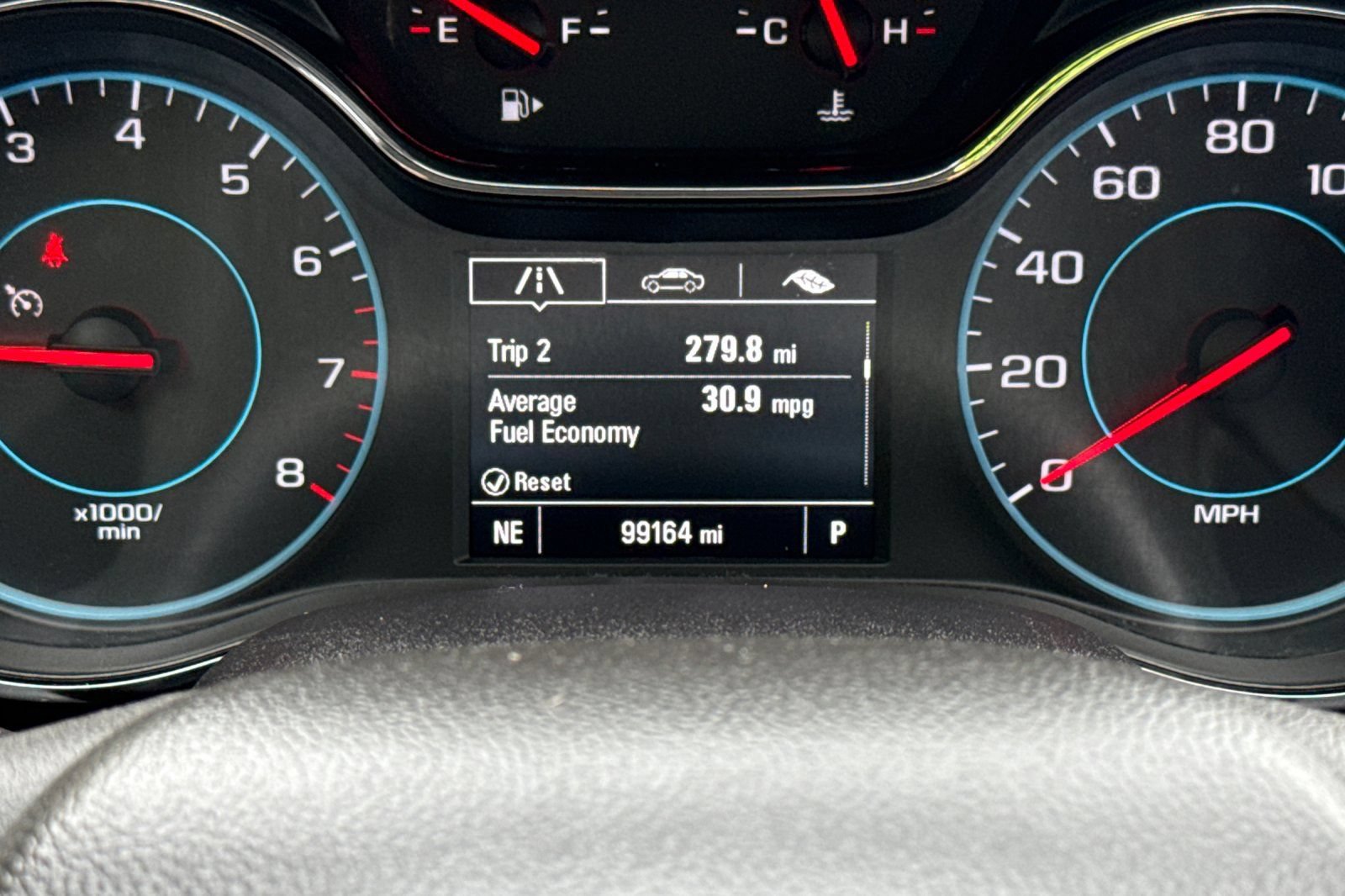 Used 2017 Chevrolet Cruze Premier FWD image 24