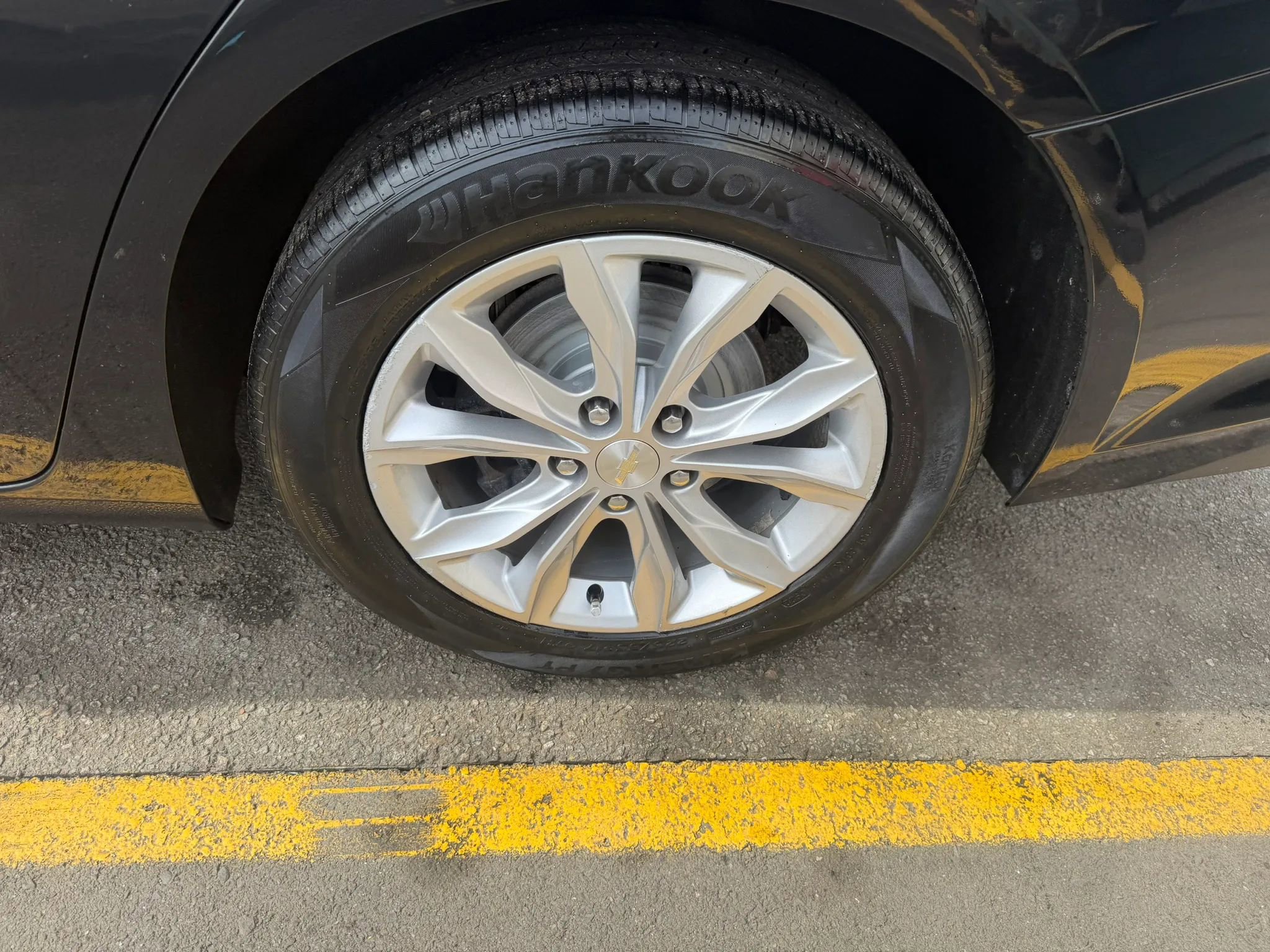Used 2019 Chevrolet Malibu LT FWD image 9