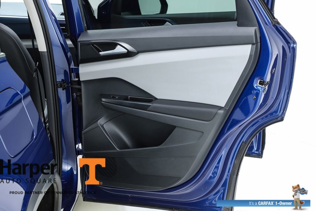Used 2023 Volkswagen Taos SE w/ Panoramic Sunroof Package image 29