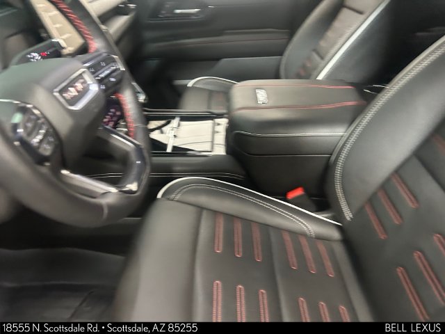 Used 2025 GMC Yukon AT4 Ultimate AWD/4WD image 16