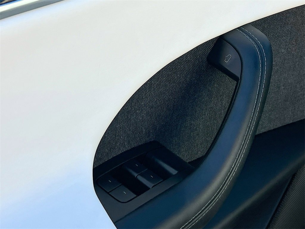 Used 2022 Tesla Model X Plaid image 17