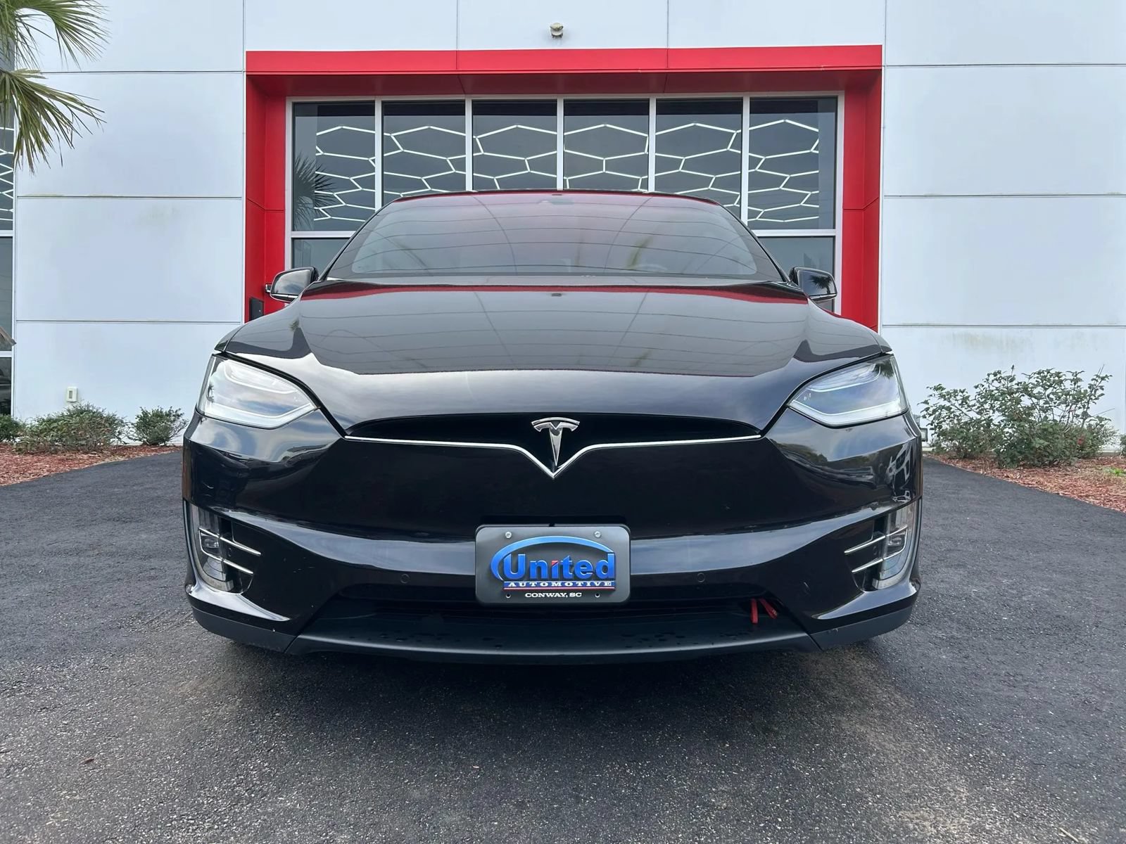 Used 2016 Tesla Model X 90D AWD/4WD image 2