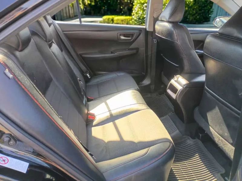Used 2017 Toyota Camry XSE image 4