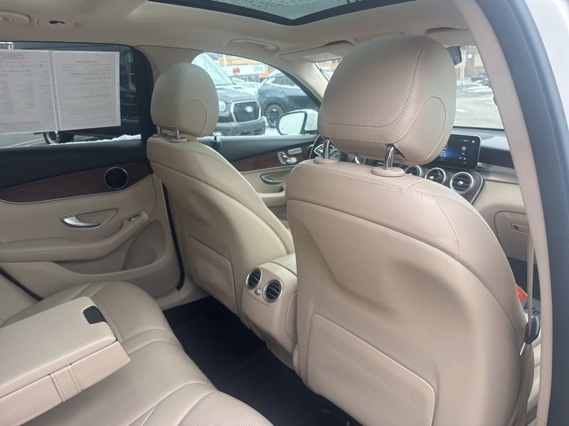 Used 2021 Mercedes-Benz GLC 300 4MATIC image 14