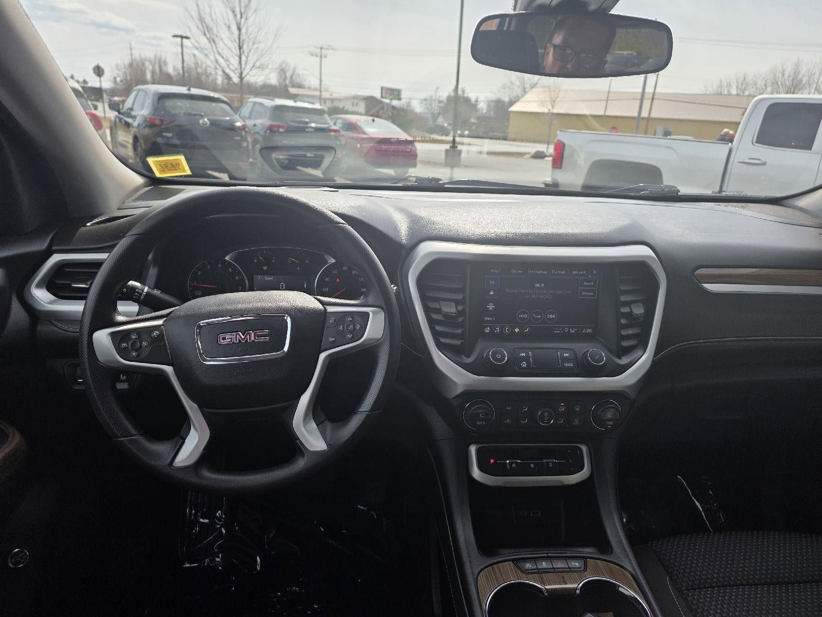 Used 2023 GMC Acadia SLE w/ Driver Convenience Package image 18