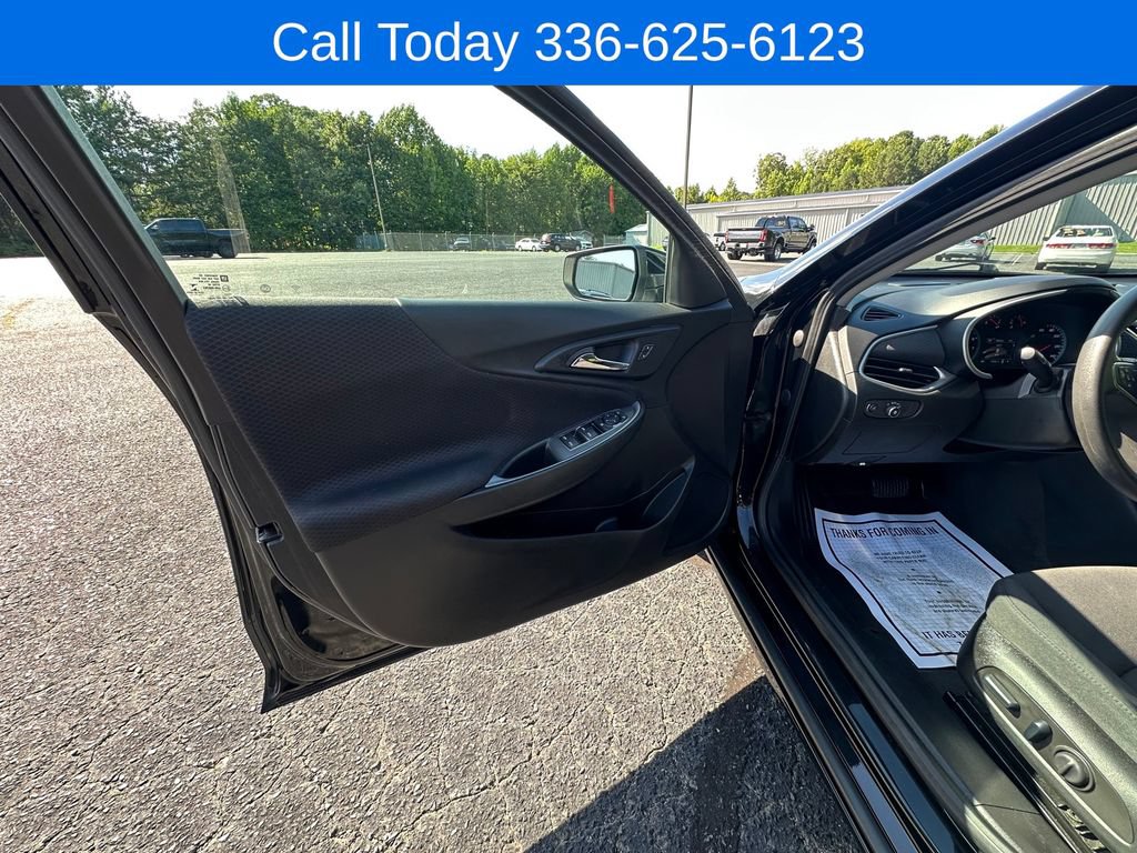 Used 2024 Chevrolet Malibu LT FWD image 10