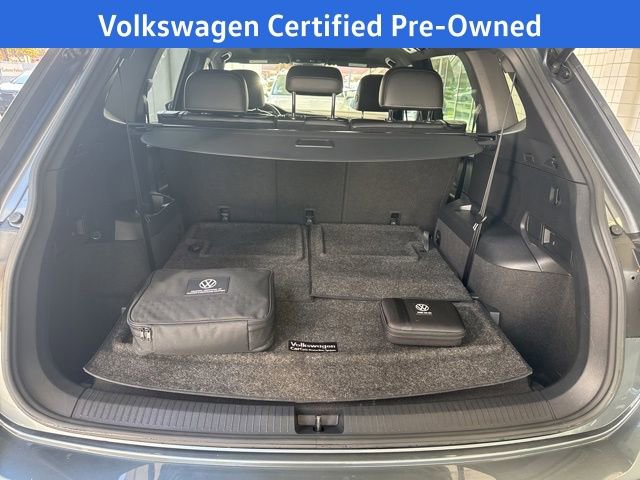 Certified 2022 Volkswagen Tiguan SE R-Line image 18