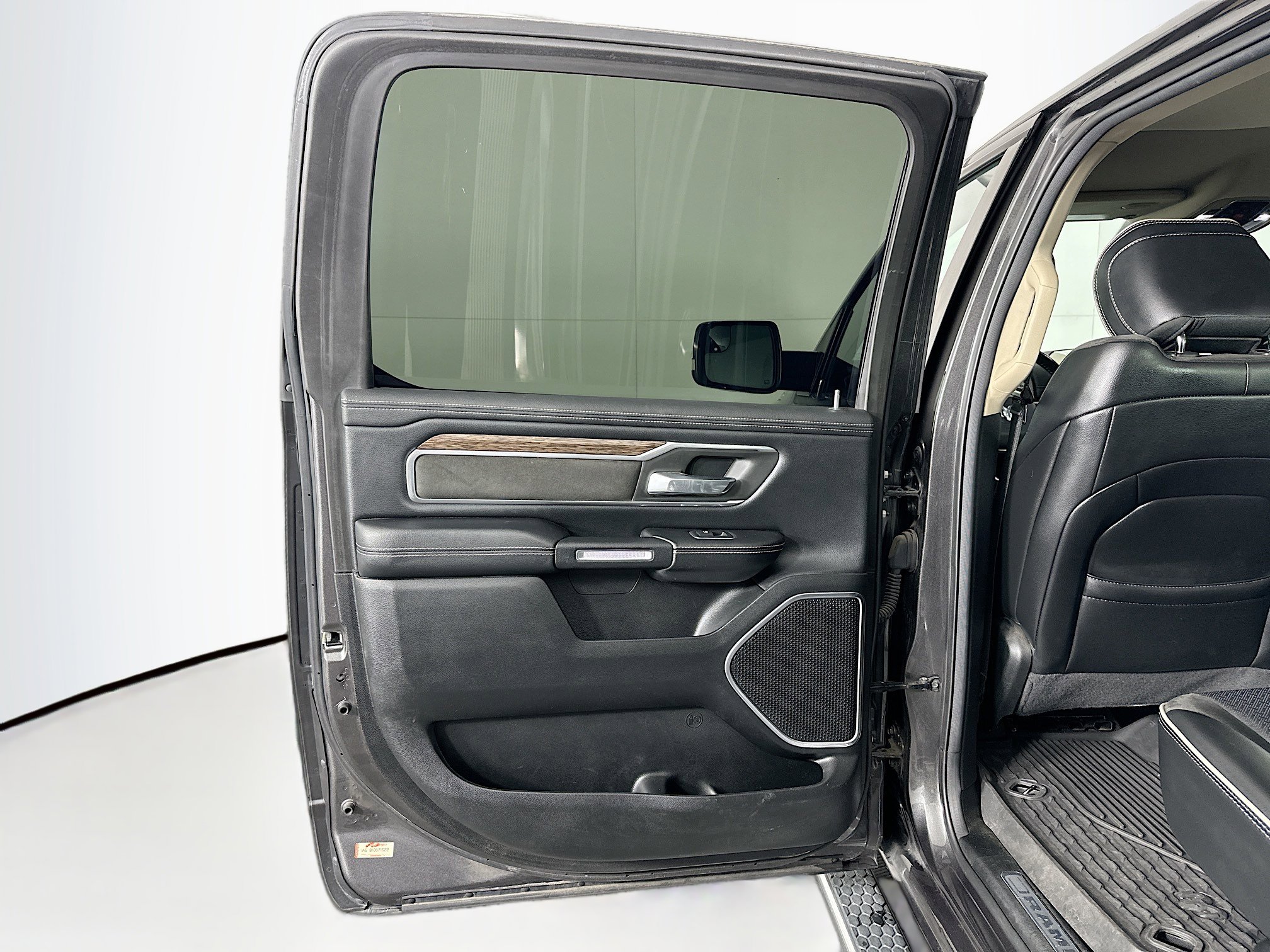 Used 2020 RAM 1500 Laramie image 25