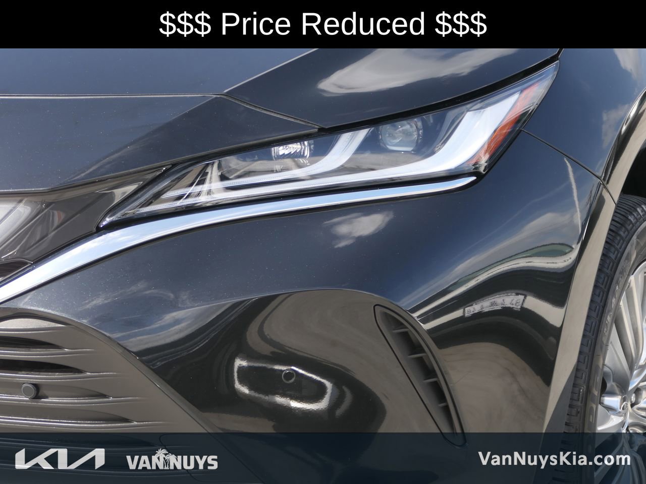 Used 2024 Toyota Venza XLE image 9