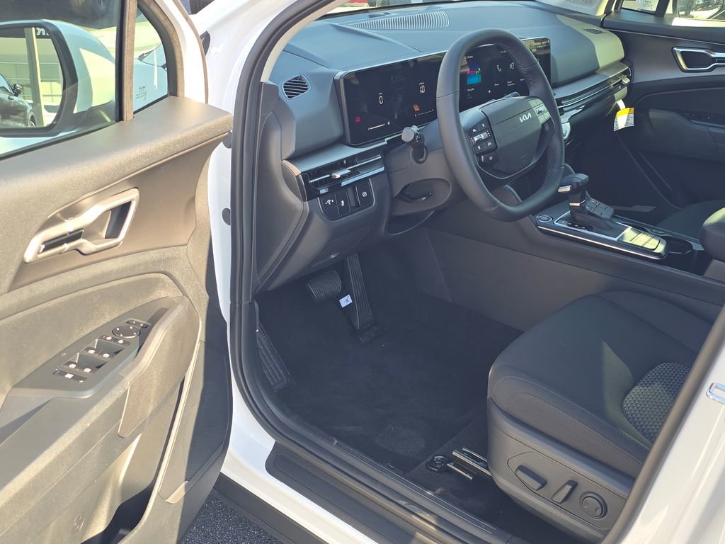 New 2026 Kia Sportage LX image 8