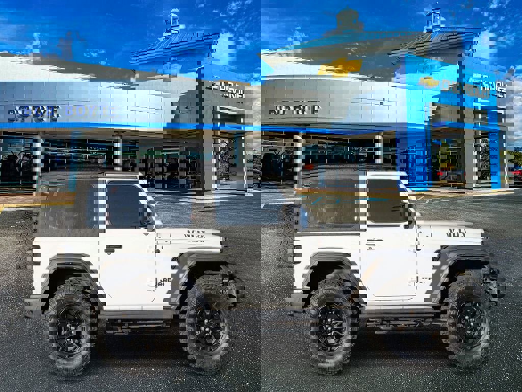 Used 2022 Jeep Wrangler Sport image 2