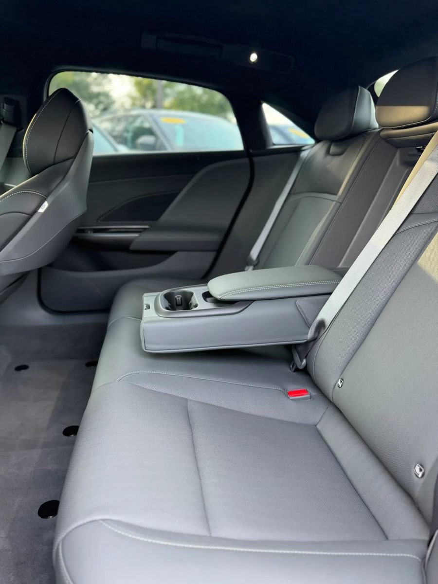 Used 2024 Lucid Air Pure RWD image 18
