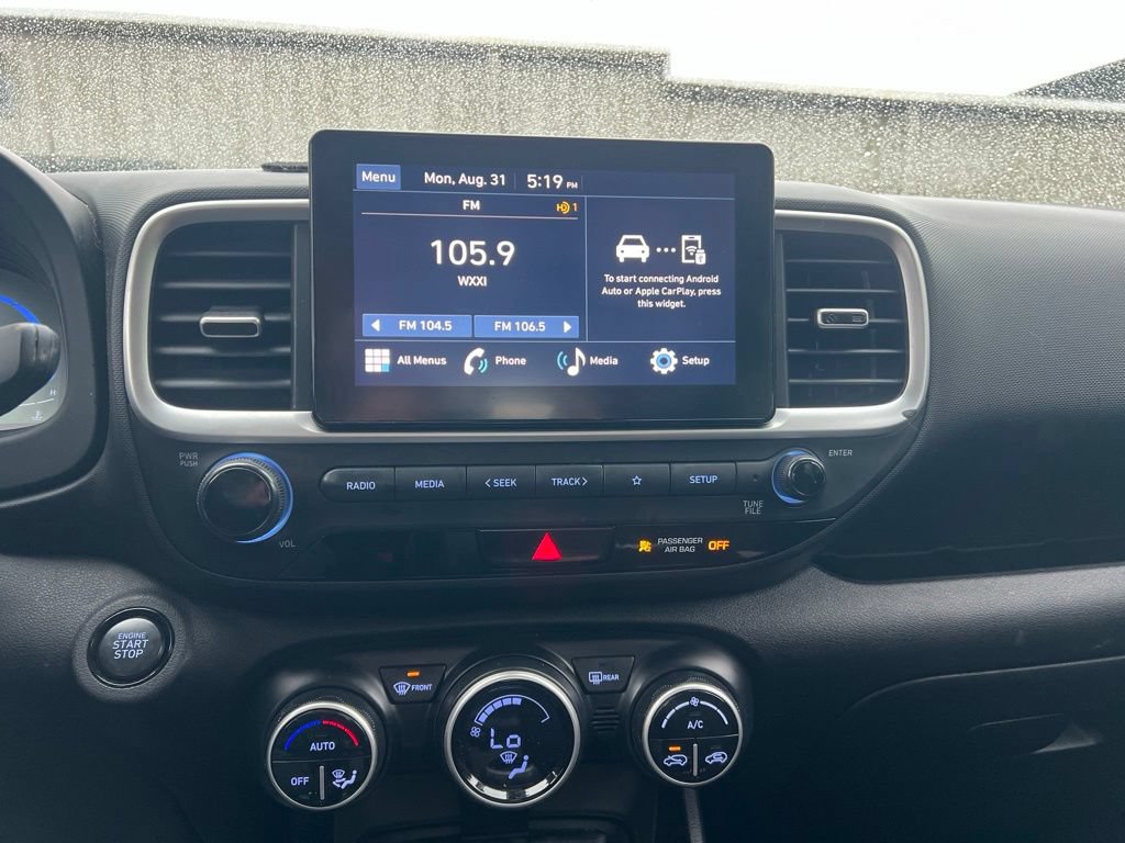 Certified 2024 Hyundai Venue SEL FWD image 13