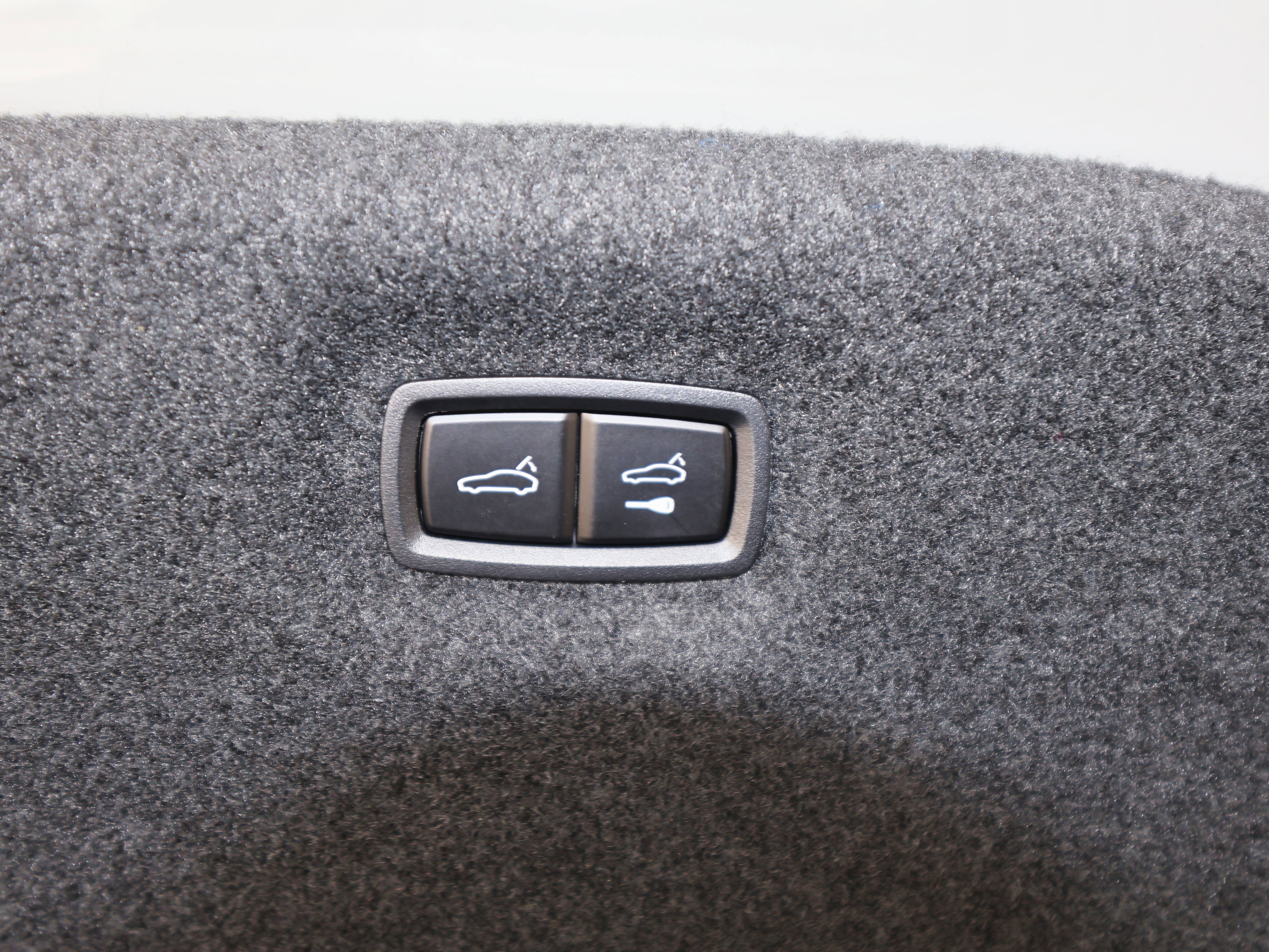 Used 2022 Porsche Taycan 4S image 14