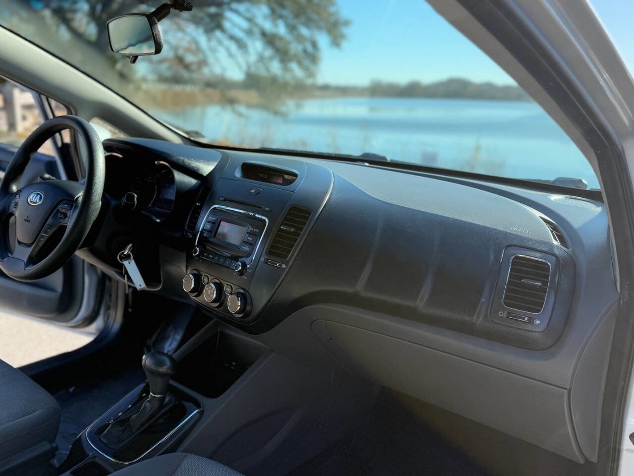 Used 2017 Kia Forte LX image 14