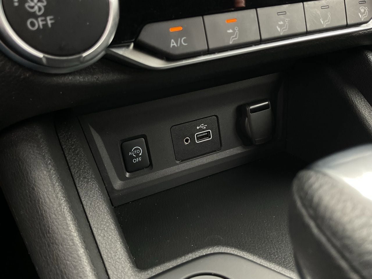 Used 2025 Nissan Sentra S FWD image 23