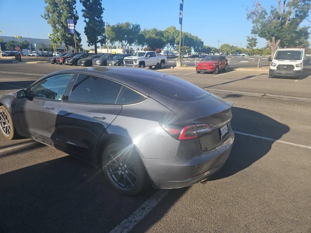Used 2018 Tesla Model 3 RWD image 5