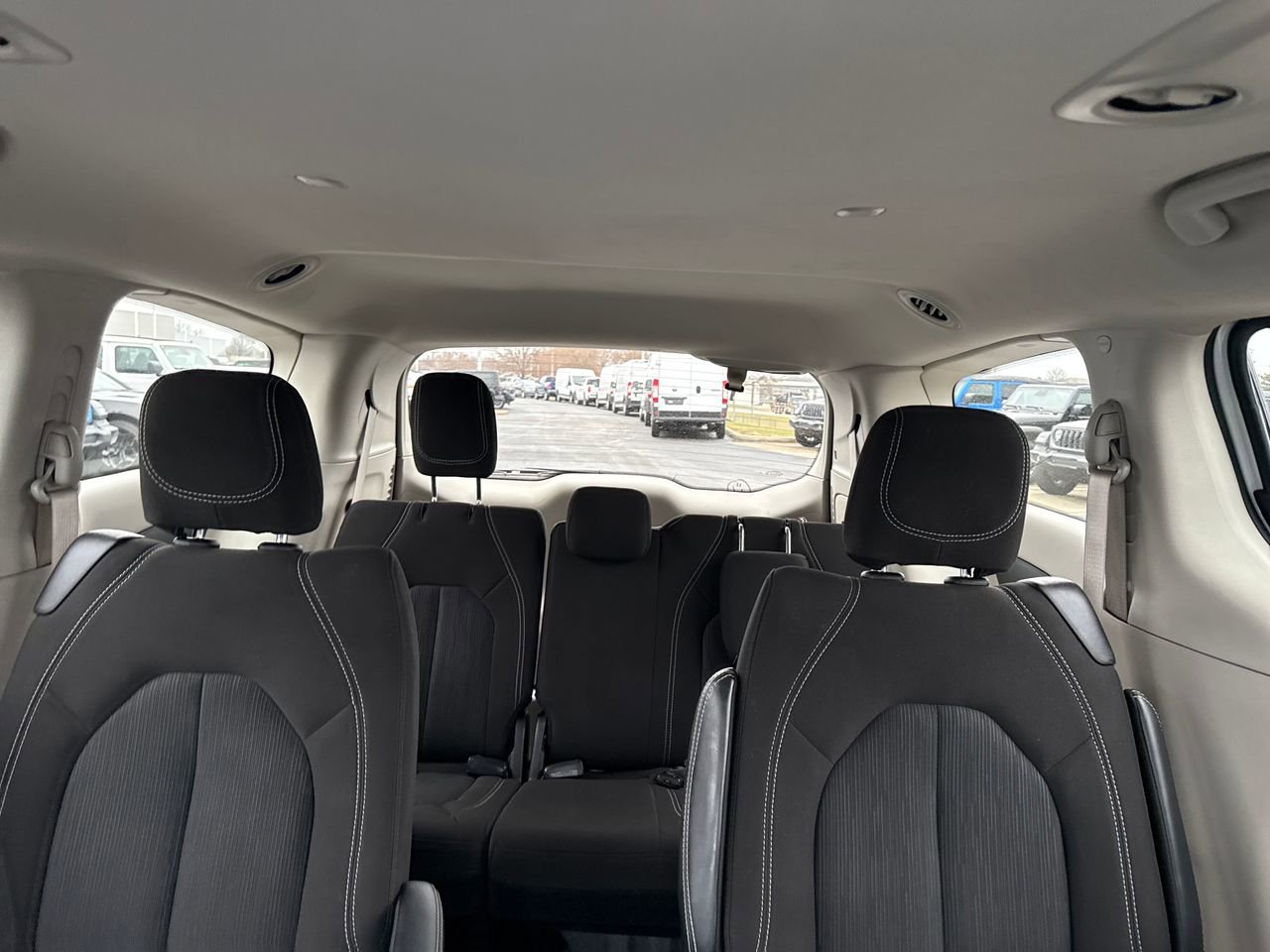 Used 2024 Chrysler Voyager LX image 28