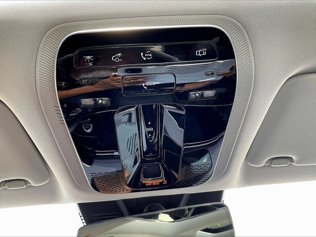 Certified 2025 Mercedes-Benz E 350 4MATIC Sedan w/ MBUS Superscreen Package image 17