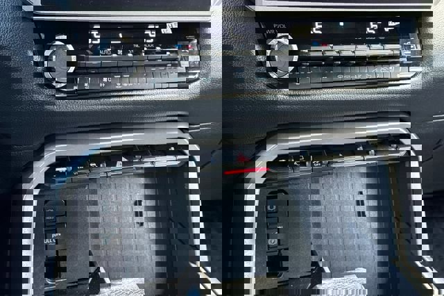 Used 2024 Toyota Tundra Limited image 22