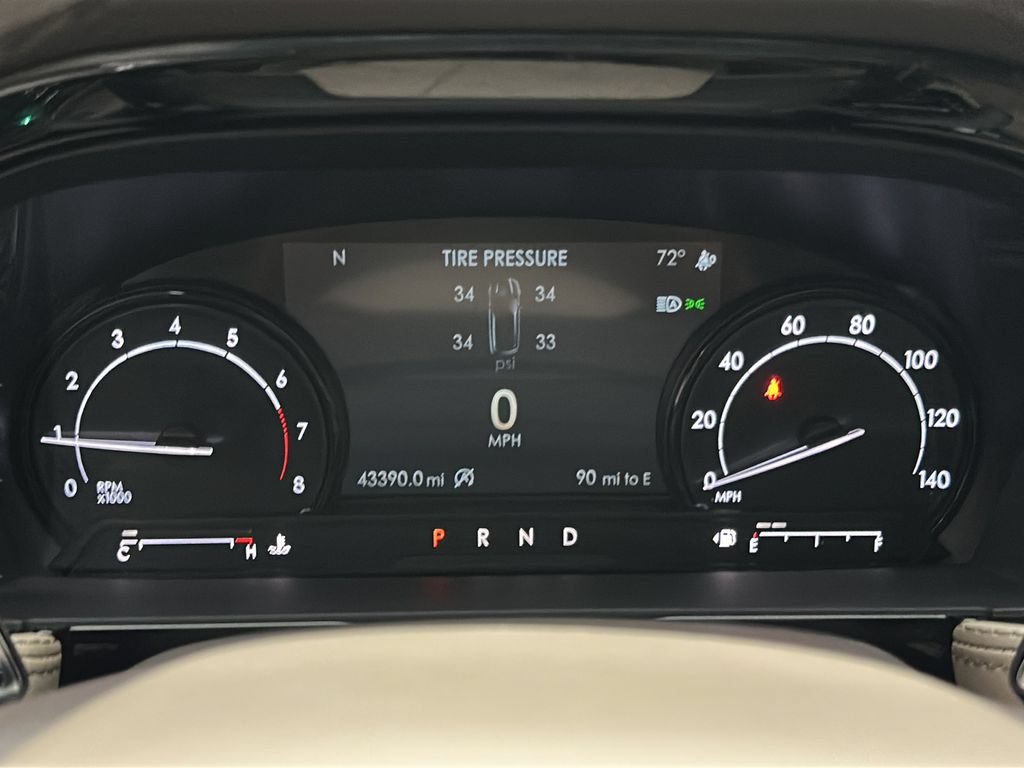 Used 2021 Lincoln Corsair AWD w/ Sport Package image 29
