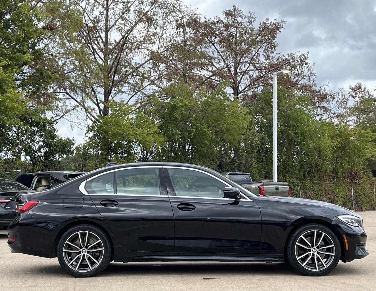 Used 2020 BMW 330i xDrive Sedan w/ Convenience Package AWD/4WD image 3