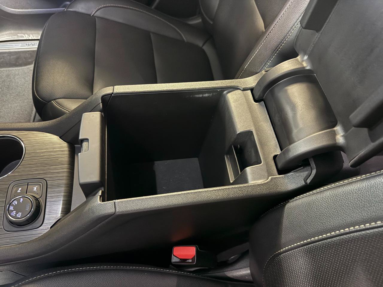 Used 2019 GMC Acadia SLT AWD/4WD image 30