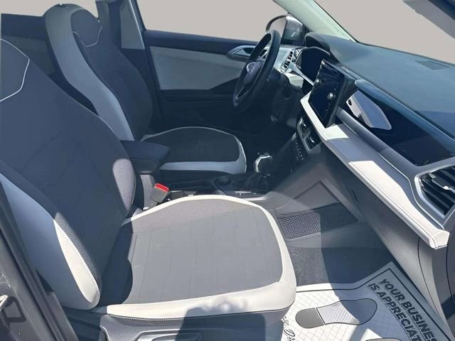 Used 2025 Volkswagen Taos SE AWD/4WD image 18