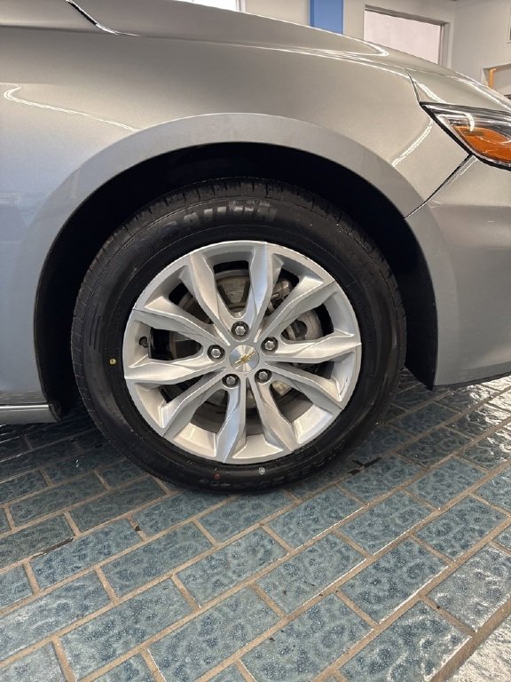 Used 2025 Chevrolet Malibu LT image 9