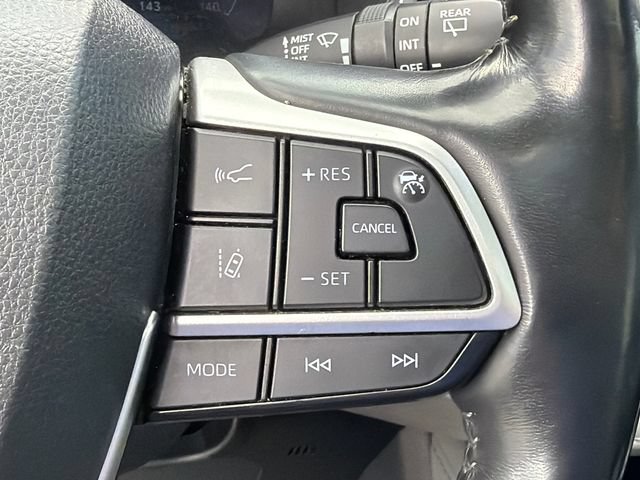 Used 2023 Toyota Highlander Limited FWD image 26