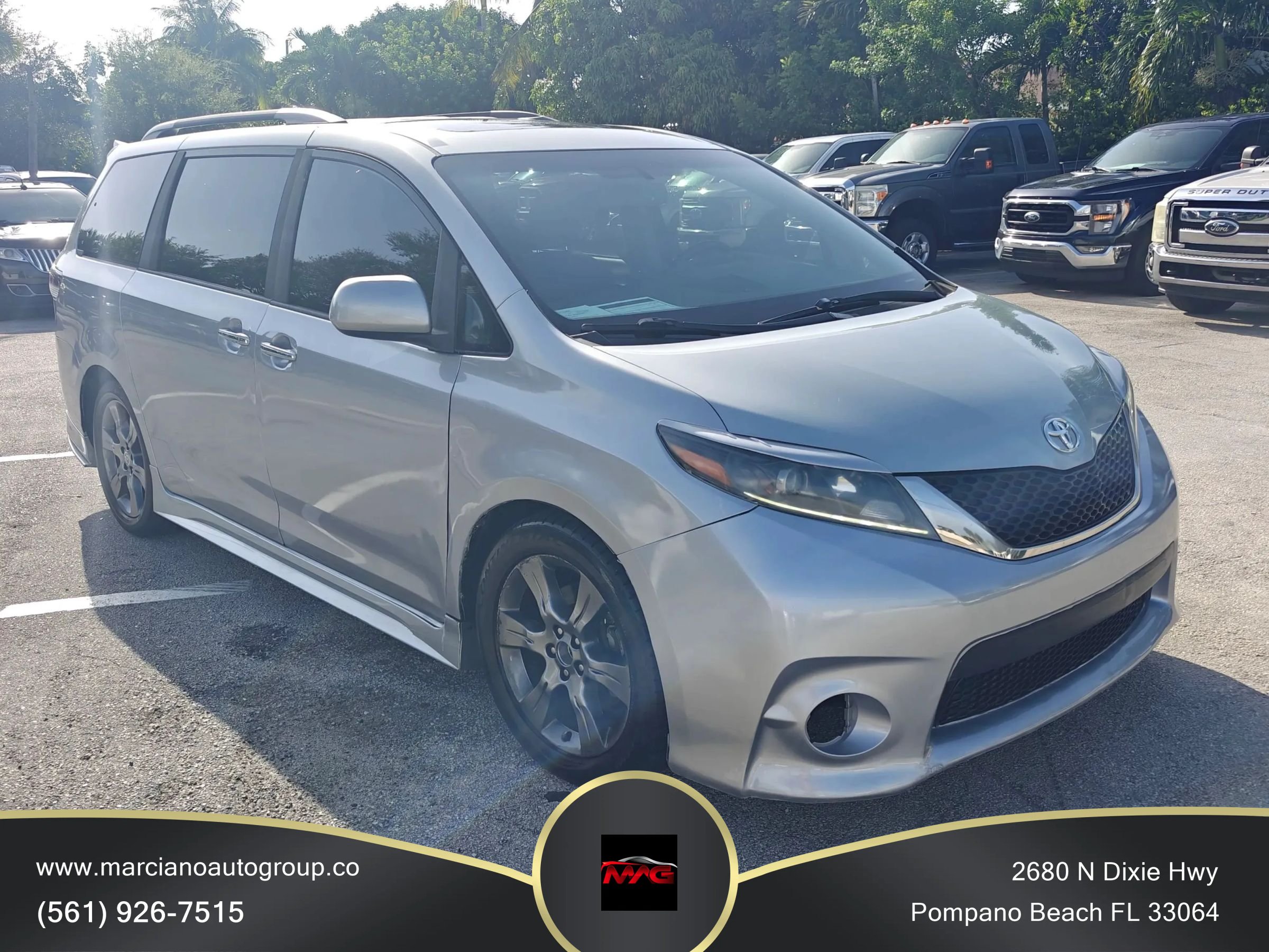 Used 2015 Toyota Sienna SE w/ SE Preferred Package FWD image 1
