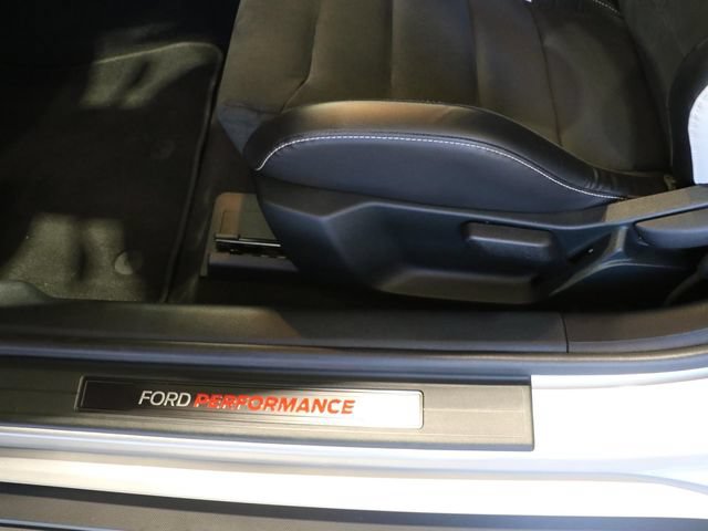 Used 2022 Ford Mustang Shelby GT500 w/ Carbon Fiber Track Pack RWD image 18
