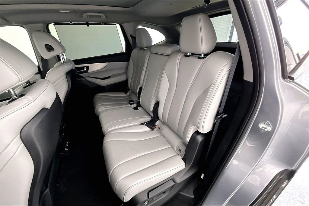 Certified 2022 Acura MDX FWD w/ Technology Package image 32