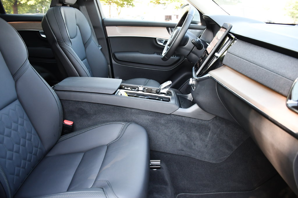 Used 2026 Volvo XC90 B6 Plus AWD/4WD image 32