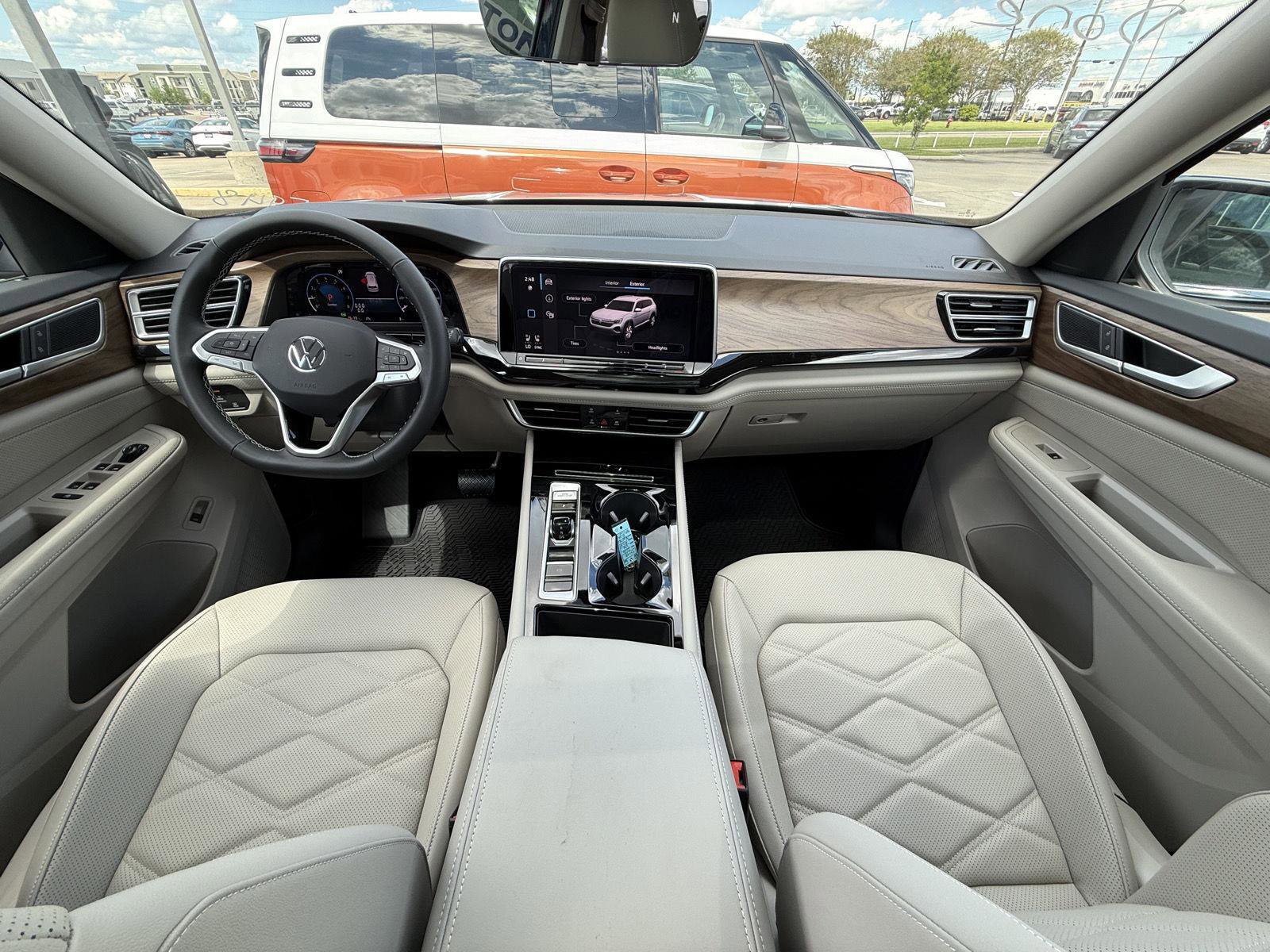 New 2026 Volkswagen Atlas SE image 12