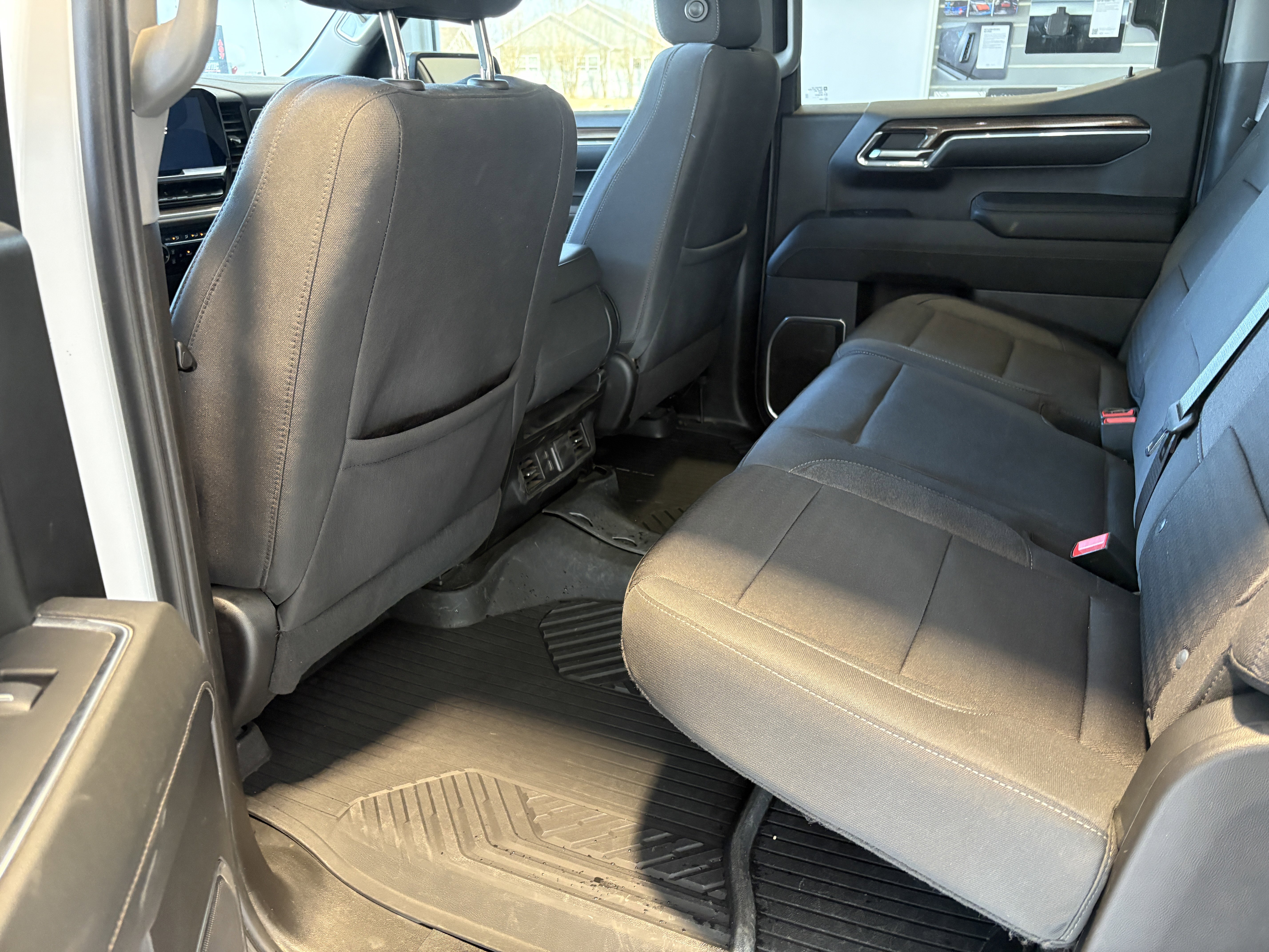 Used 2024 Chevrolet Silverado 1500 LT w/ Z71 Off-Road Package image 17