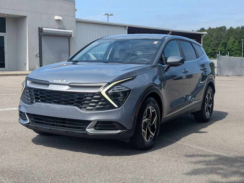 Used 2025 Kia Sportage LX FWD image 7
