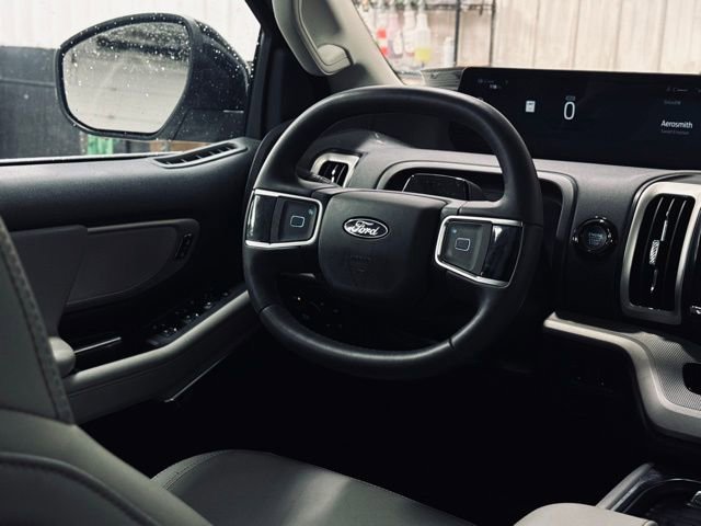 Used 2025 Ford Expedition Active image 34