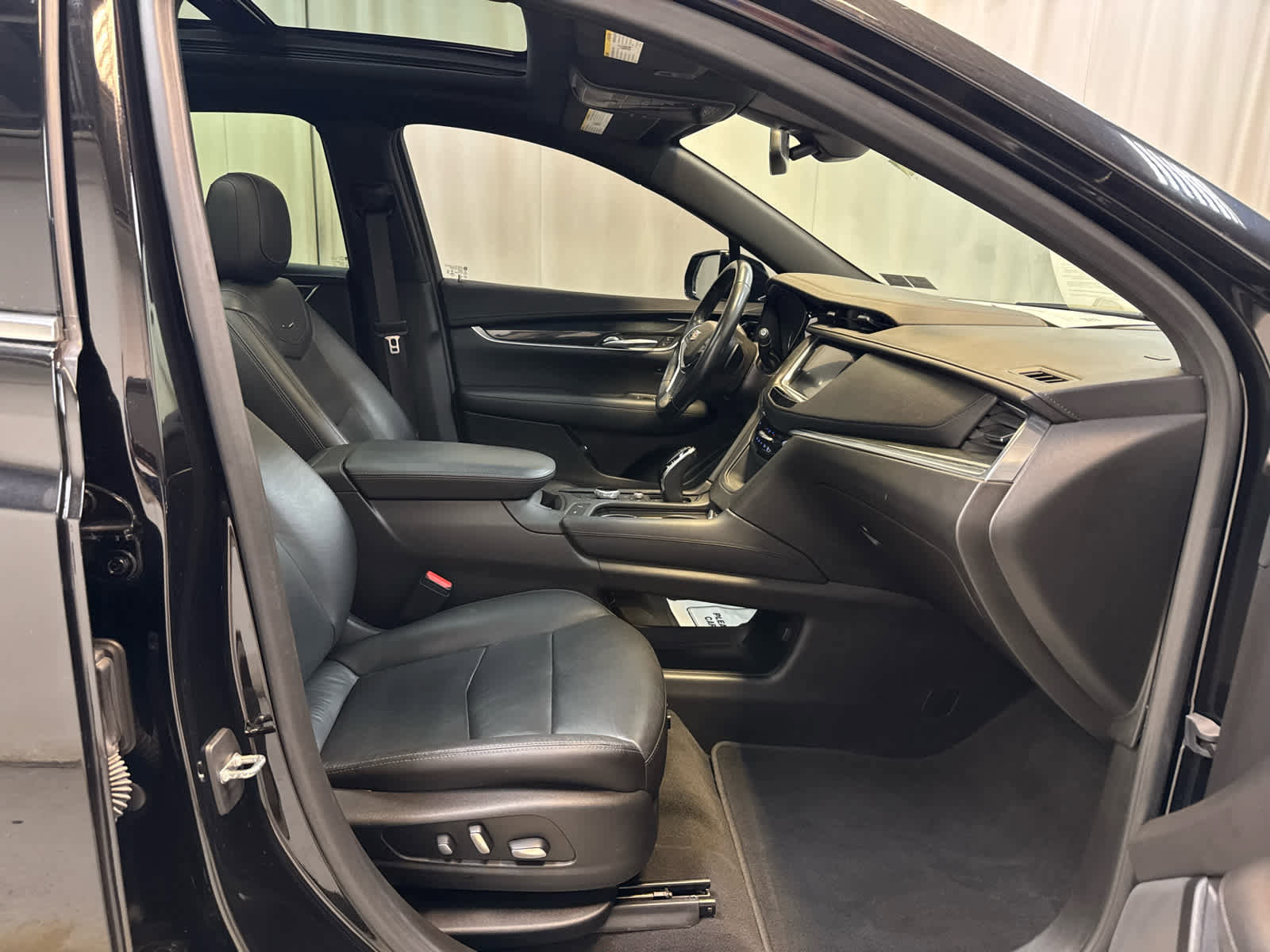 Used 2020 Cadillac XT5 Premium Luxury image 14