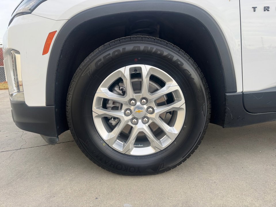 Used 2022 Chevrolet Traverse LS image 31