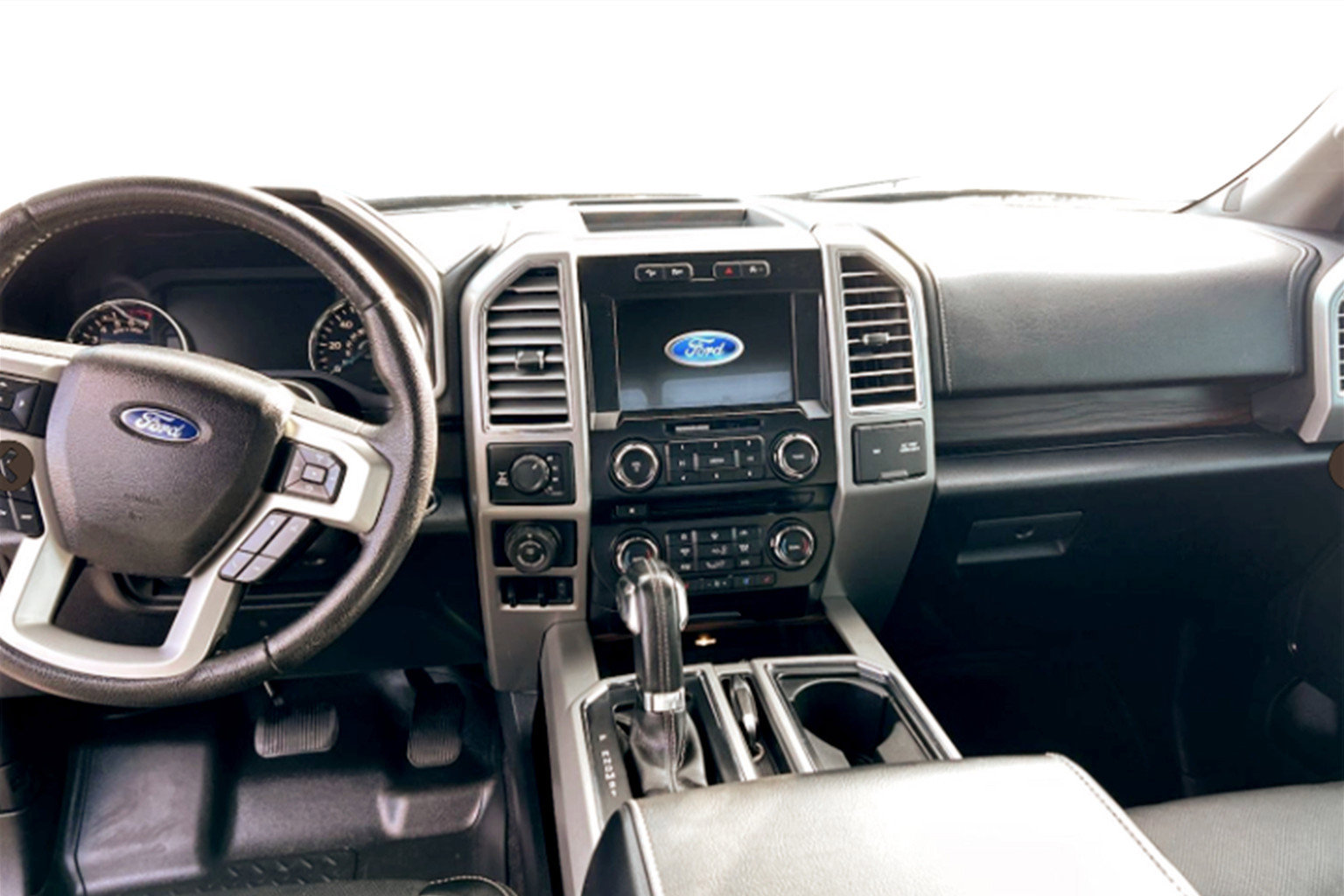 Used 2016 Ford F150 Lariat image 10