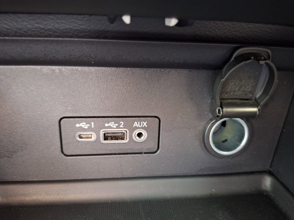 Used 2023 Nissan Sentra SR w/ Trunk Package image 17