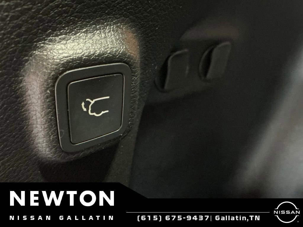 Used 2021 Jeep Cherokee Latitude Lux w/ Comfort/Convenience Group AWD/4WD image 18