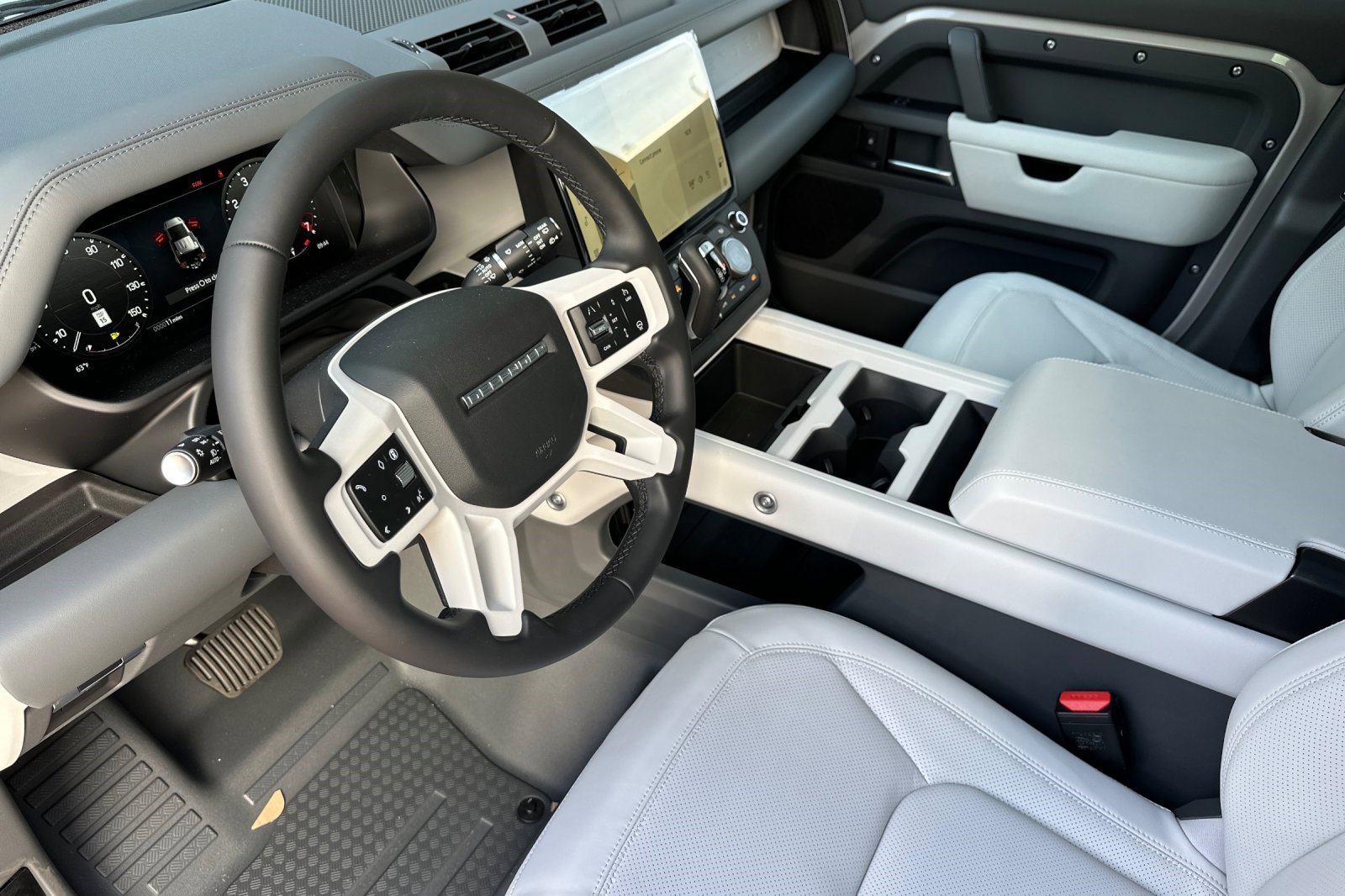 New 2026 Land Rover Defender 110 X-Dynamic SE image 5