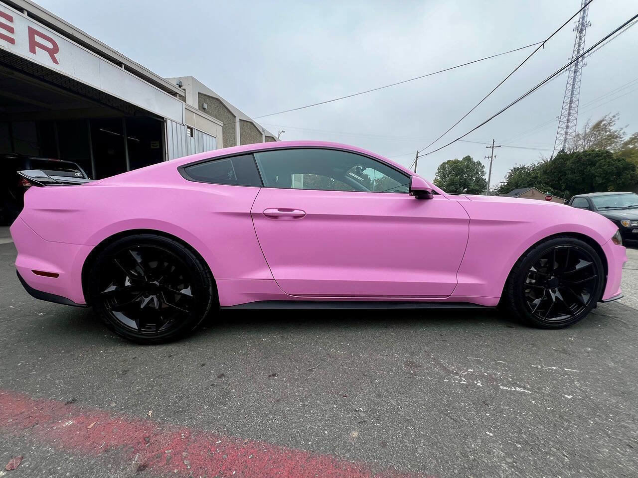 Used 2018 Ford Mustang Coupe image 12