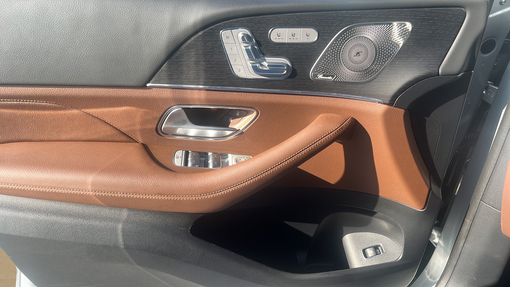 Used 2025 Mercedes-Benz GLS 450 4MATIC image 25