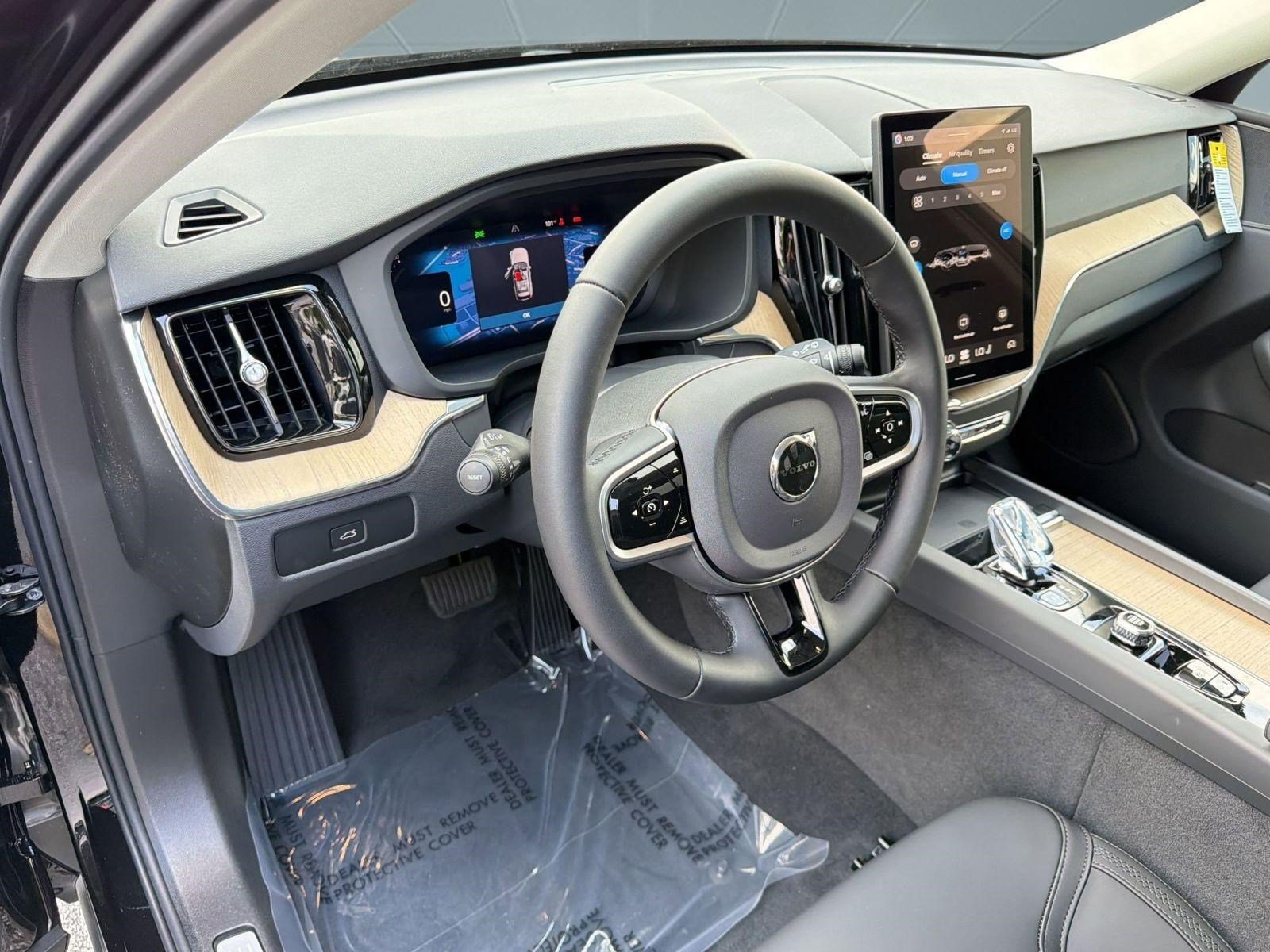 New 2026 Volvo XC60 B5 Plus w/ Climate Package AWD/4WD image 4