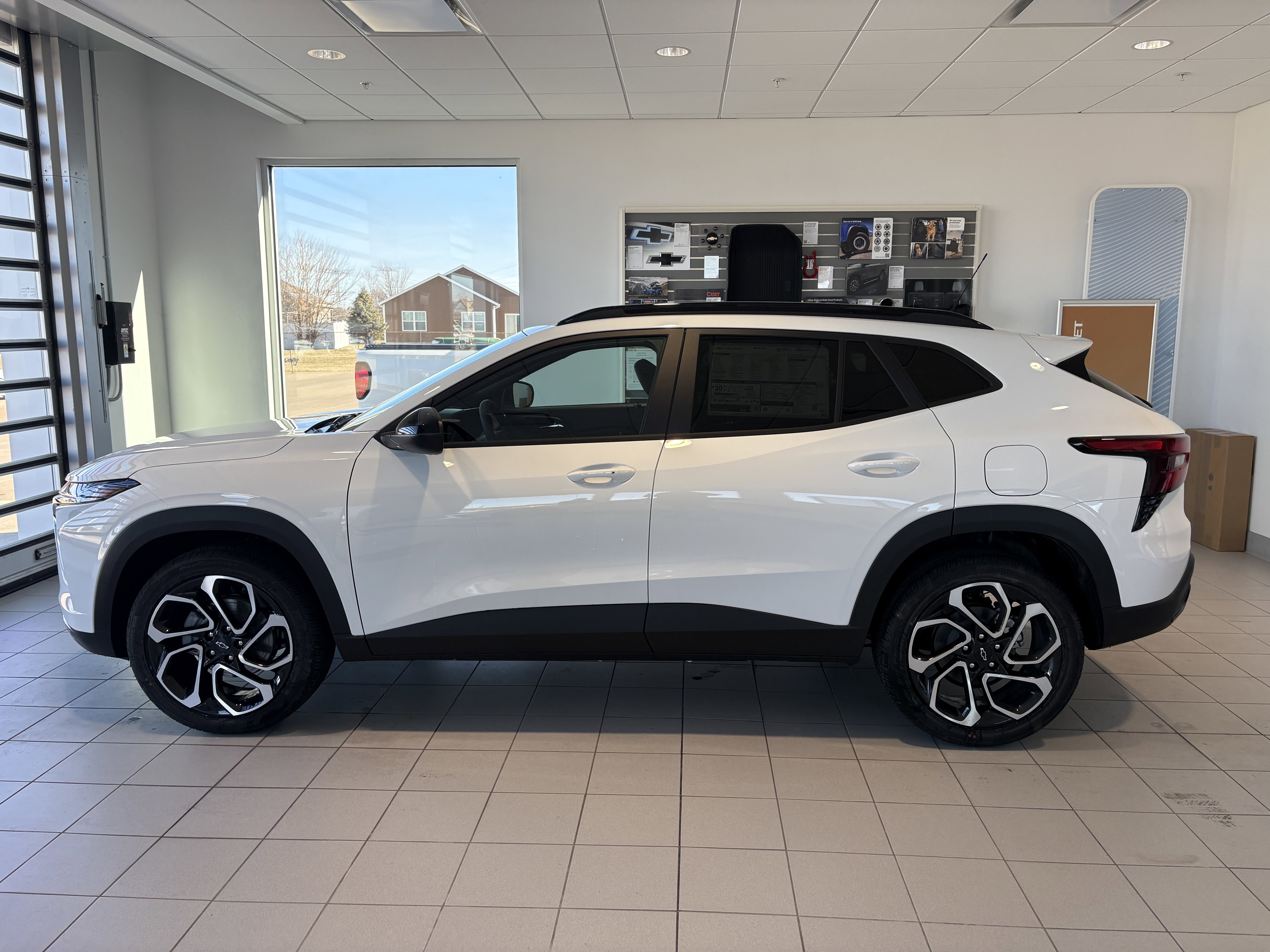 New 2026 Chevrolet Trax RS w/ Sunroof Package image 2