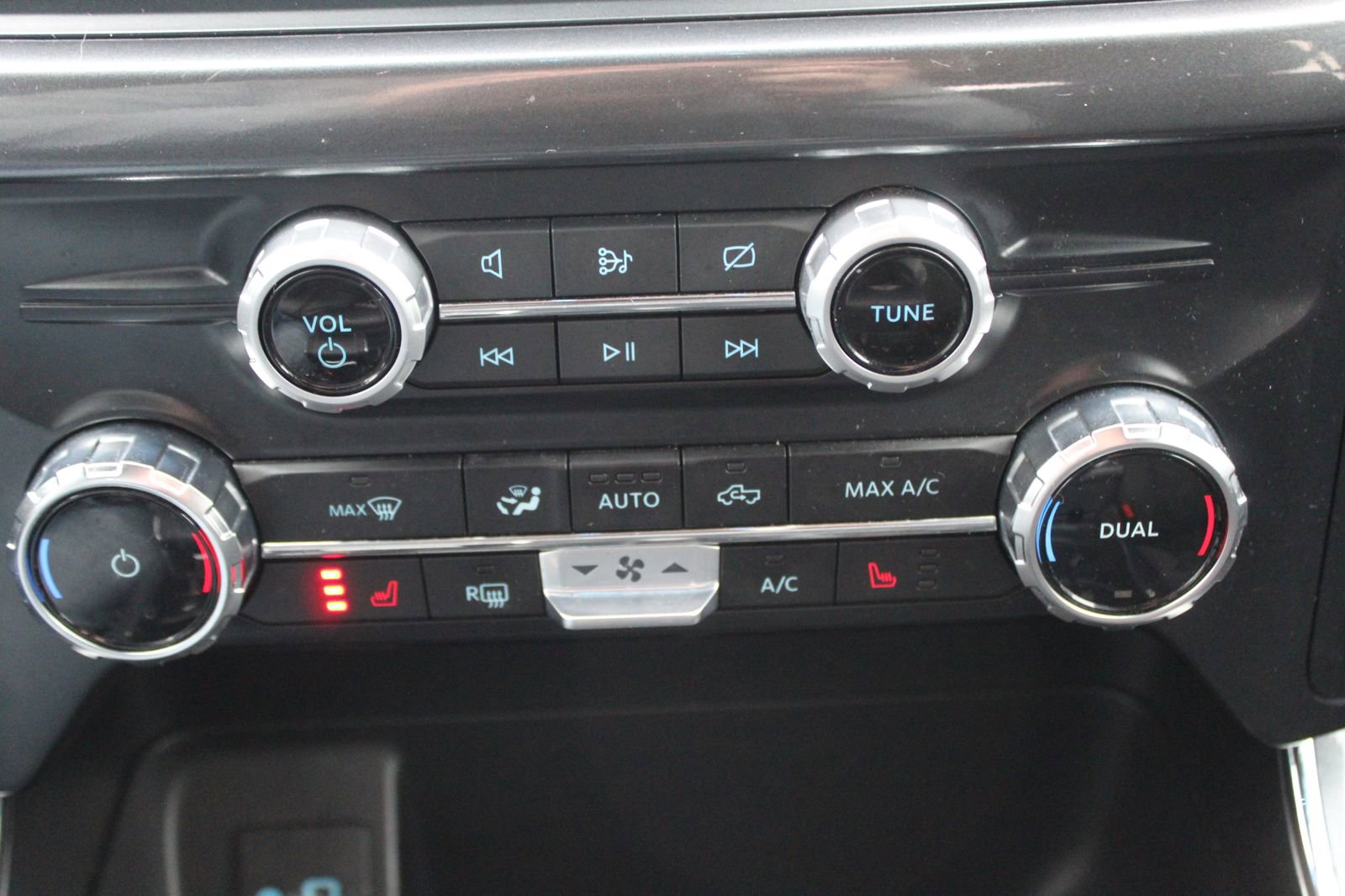 Used 2023 Ford F150 XLT w/ Equipment Group 302A High image 39