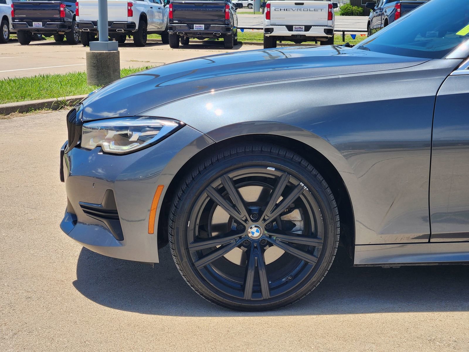 Used 2021 BMW 330i xDrive Sedan AWD/4WD image 10